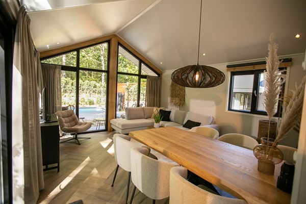 De Thijmse Berg - Pool Lodges - Binnen (1).jpg